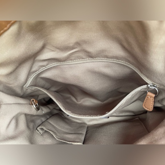 Coach Chelsea Optic Signature Hobo Handbag Tan Brown 10990 - Picture 15 of 15